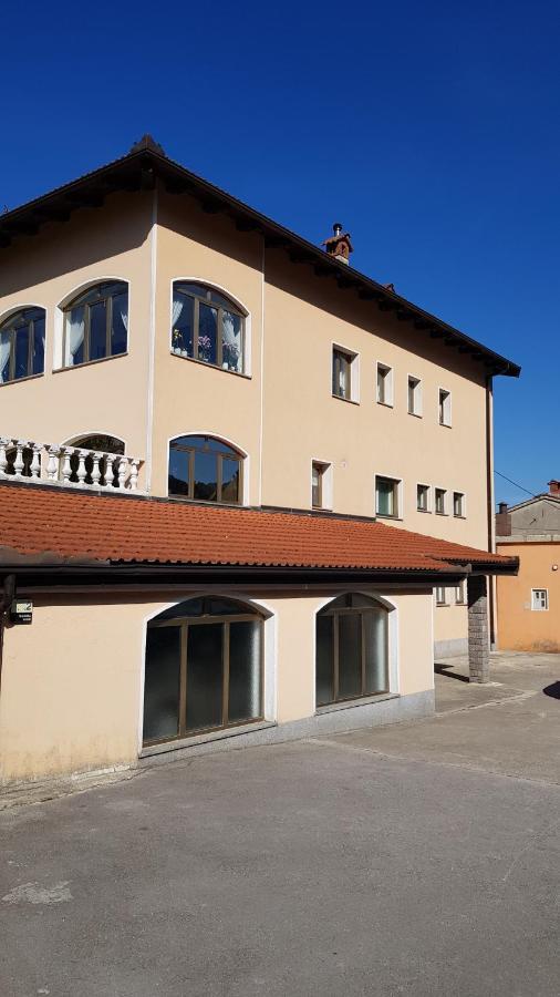 Appartement Koradinovi - Pod Vrtom à Vipava Extérieur photo